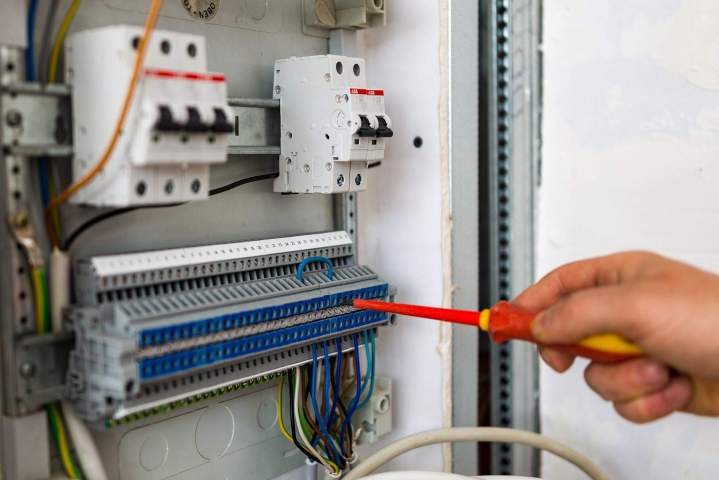 Installation électrique neuve par un électricien à Nice